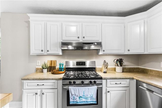 108 Rose Creek Lane, Woodstock, GA 30189