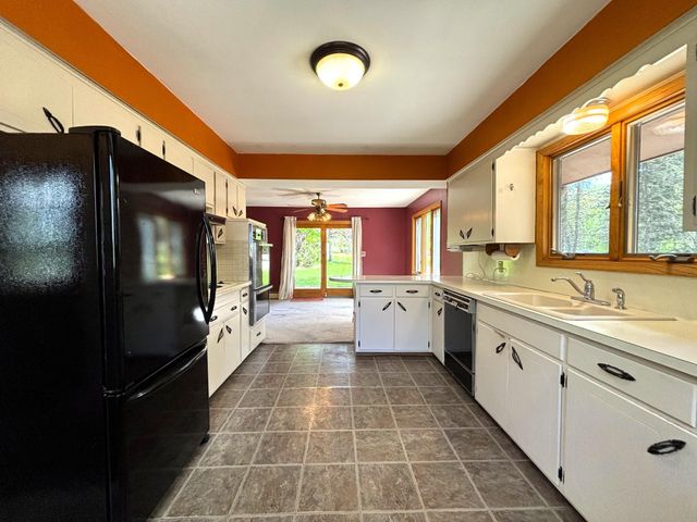 1447 Sterling Street S, Maplewood, MN 55119