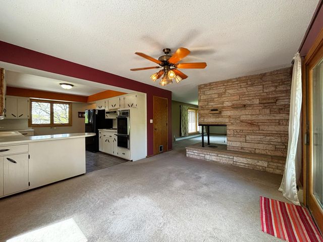 1447 Sterling Street S, Maplewood, MN 55119