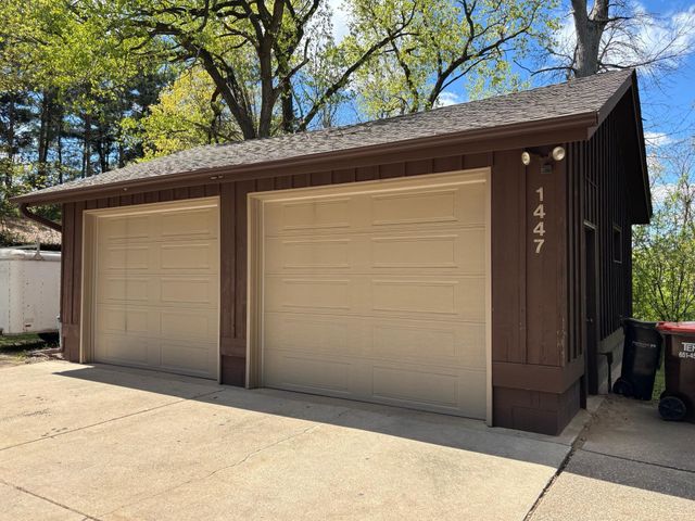 1447 Sterling Street S, Maplewood, MN 55119
