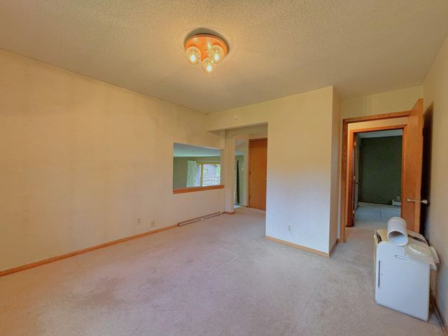 1447 Sterling Street S, Maplewood, MN 55119