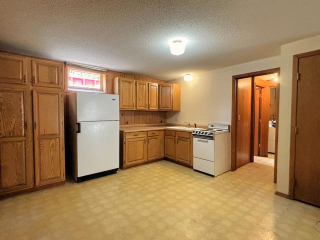 1447 Sterling Street S, Maplewood, MN 55119