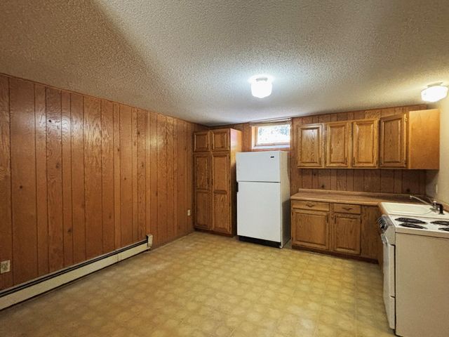 1447 Sterling Street S, Maplewood, MN 55119