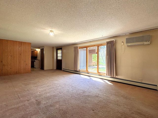 1447 Sterling Street S, Maplewood, MN 55119