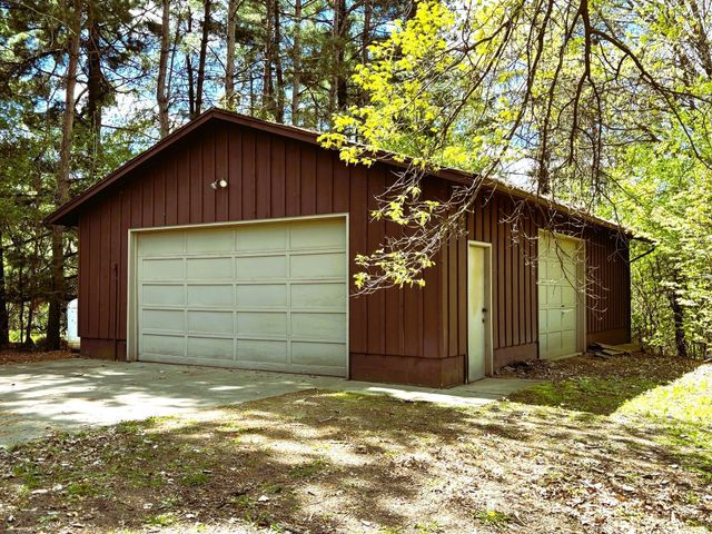 1447 Sterling Street S, Maplewood, MN 55119