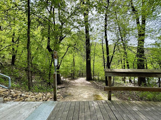 1447 Sterling Street S, Maplewood, MN 55119
