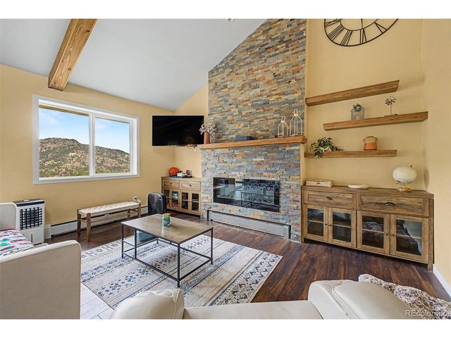 38 Navajo Ct, Lyons, CO 80540