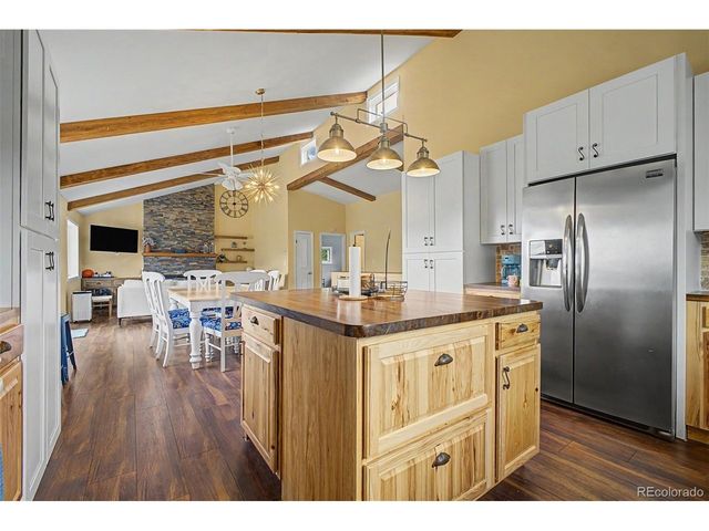 38 Navajo Ct, Lyons, CO 80540