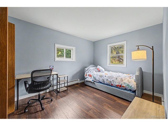 38 Navajo Ct, Lyons, CO 80540