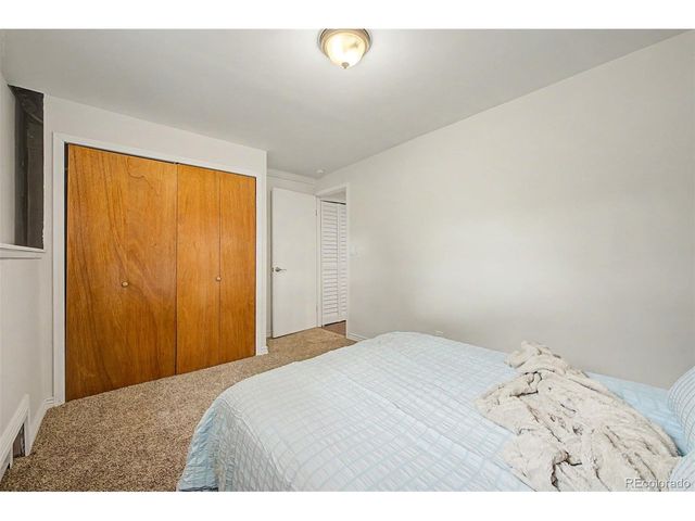 38 Navajo Ct, Lyons, CO 80540