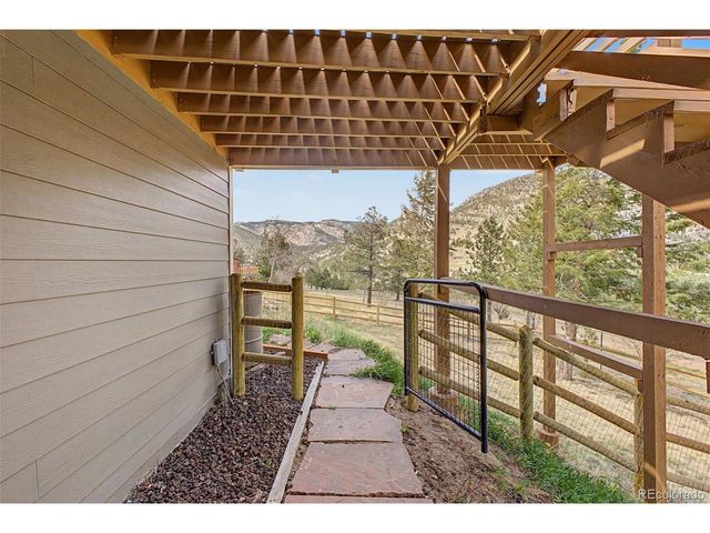 38 Navajo Ct, Lyons, CO 80540