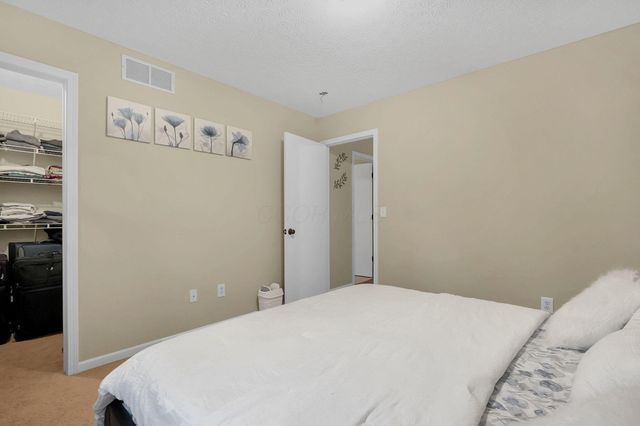 8300 Kennedy Road, Blacklick, OH 43004