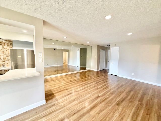 8225 Kingsbrook Road 116, Houston, TX 77024