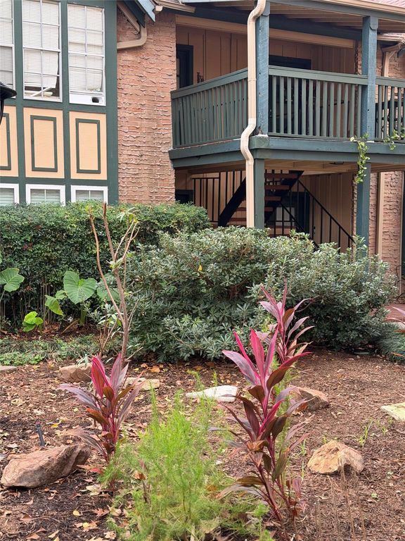 8225 Kingsbrook Road 116, Houston, TX 77024