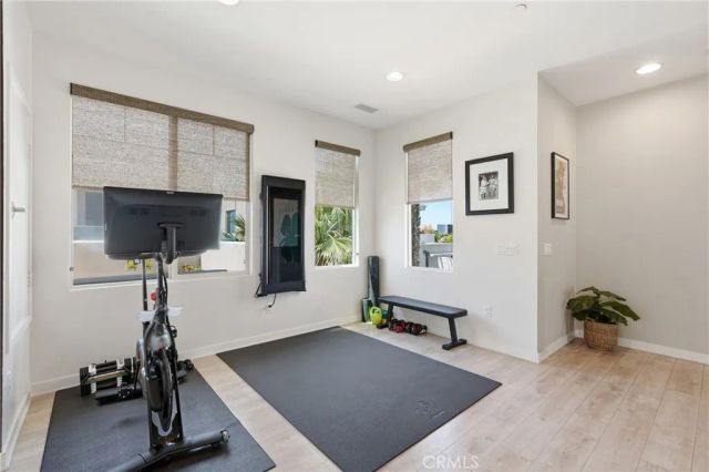 5573 Palm Drive, Hawthorne, CA 90250
