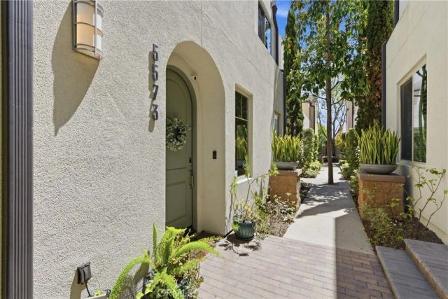 5573 Palm Drive, Hawthorne, CA 90250