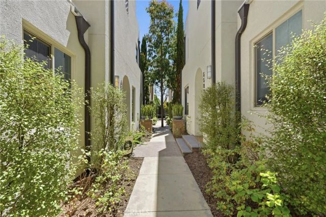 5573 Palm Drive, Hawthorne, CA 90250