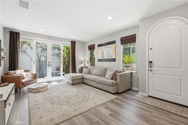 5573 Palm Drive, Hawthorne, CA 90250