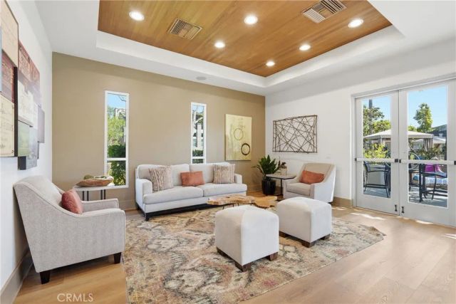 5573 Palm Drive, Hawthorne, CA 90250