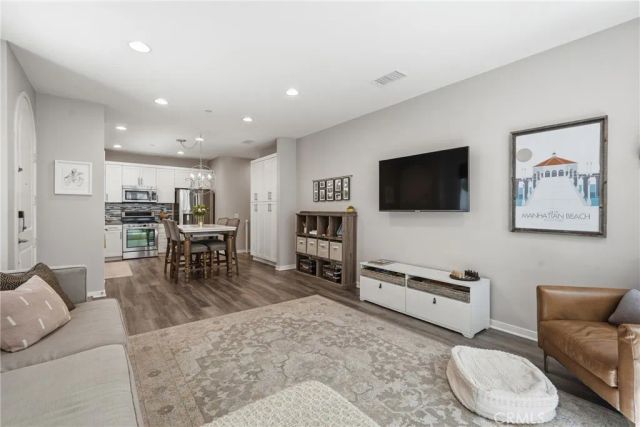 5573 Palm Drive, Hawthorne, CA 90250