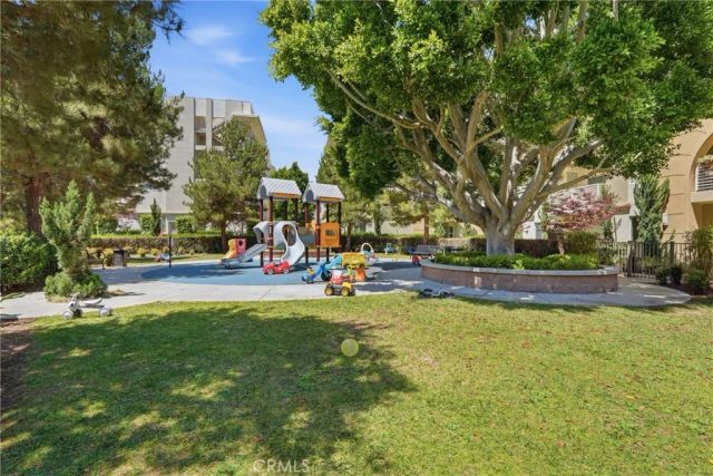 5573 Palm Drive, Hawthorne, CA 90250