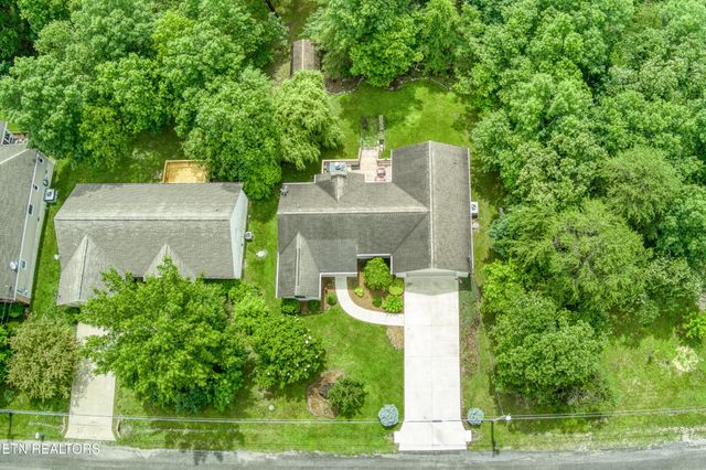 125 Fairhaven Drive, Crossville, TN 38558