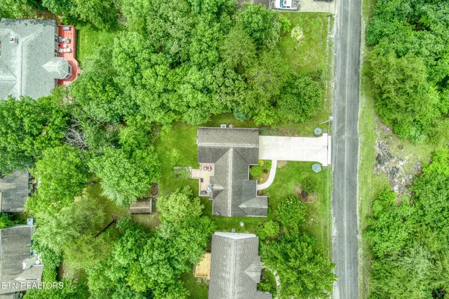 125 Fairhaven Drive, Crossville, TN 38558