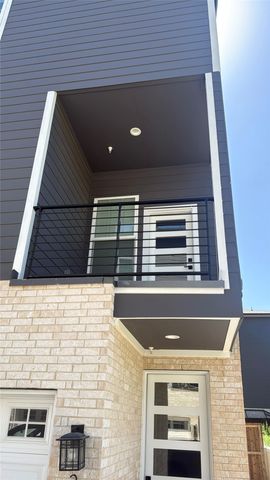 631 N Tyler Street 304, Dallas, TX 75208