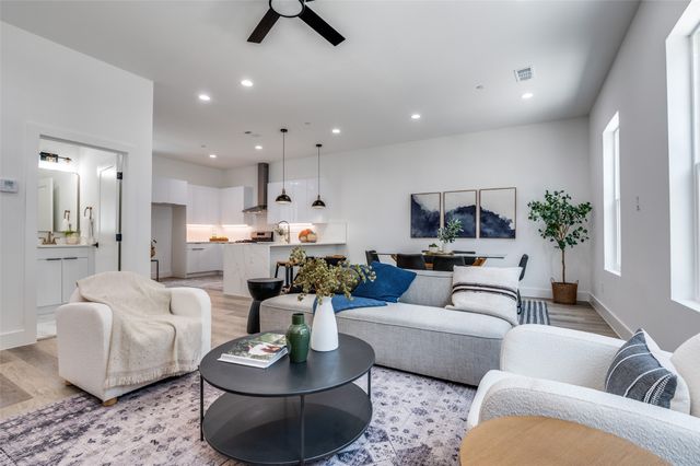 631 N Tyler Street 304, Dallas, TX 75208