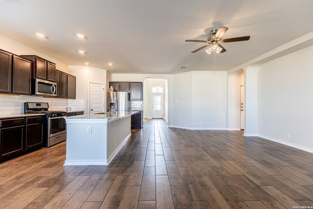 13811 Newman Stage, San Antonio, TX 78254