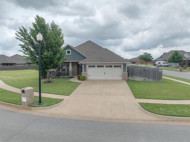 18500 Summer Grove Avenue, Edmond, OK 73012