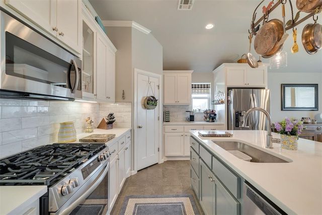 18500 Summer Grove Avenue, Edmond, OK 73012