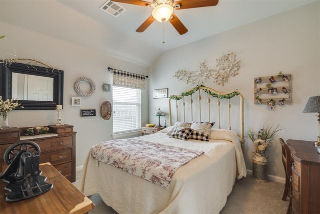18500 Summer Grove Avenue, Edmond, OK 73012