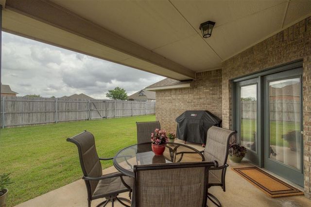 18500 Summer Grove Avenue, Edmond, OK 73012