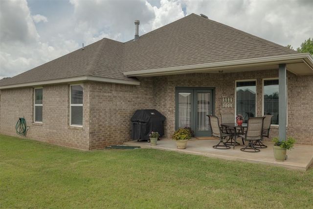 18500 Summer Grove Avenue, Edmond, OK 73012