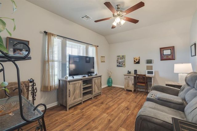 18500 Summer Grove Avenue, Edmond, OK 73012