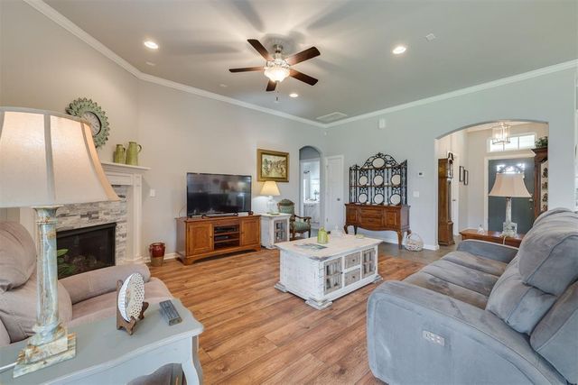 18500 Summer Grove Avenue, Edmond, OK 73012