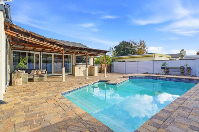 668 Buckeye Drive, Livermore, CA 94551