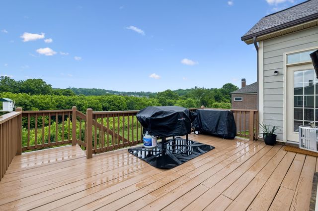 7016 Crimson Leaf Ln, College Grove, TN 37046