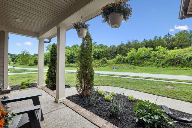 7016 Crimson Leaf Ln, College Grove, TN 37046