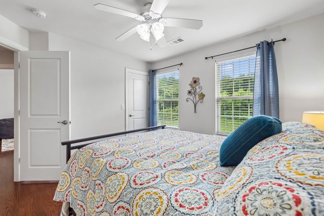 7016 Crimson Leaf Ln, College Grove, TN 37046