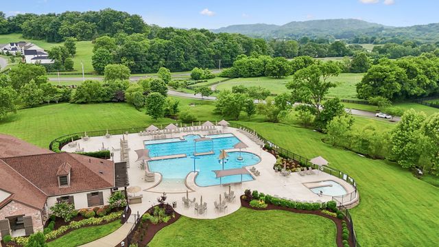 7016 Crimson Leaf Ln, College Grove, TN 37046