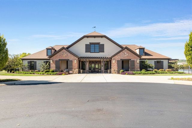 7016 Crimson Leaf Ln, College Grove, TN 37046