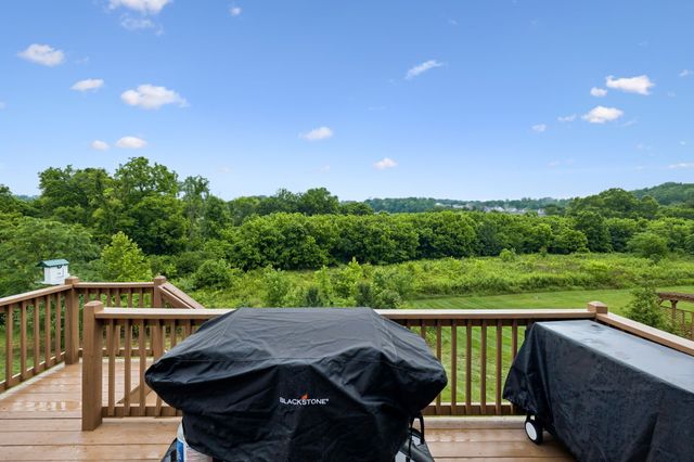 7016 Crimson Leaf Ln, College Grove, TN 37046