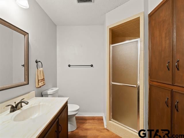 300 Joyner St, Omaha, TX 75571