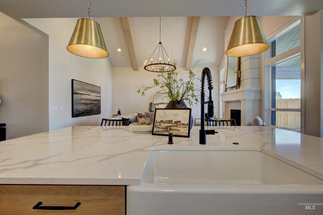 2599 E Cavern Dr, Meridian, ID 83642