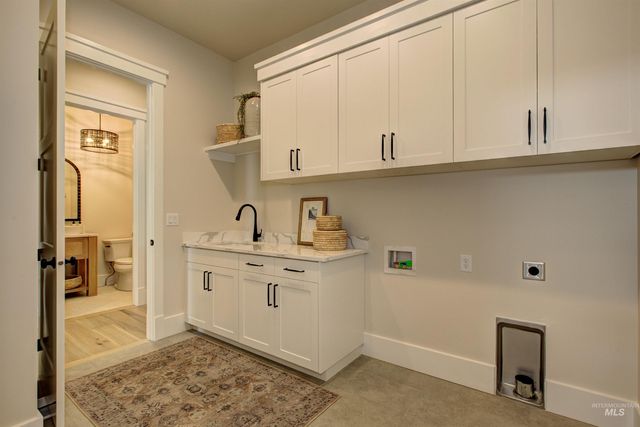 2599 E Cavern Dr, Meridian, ID 83642