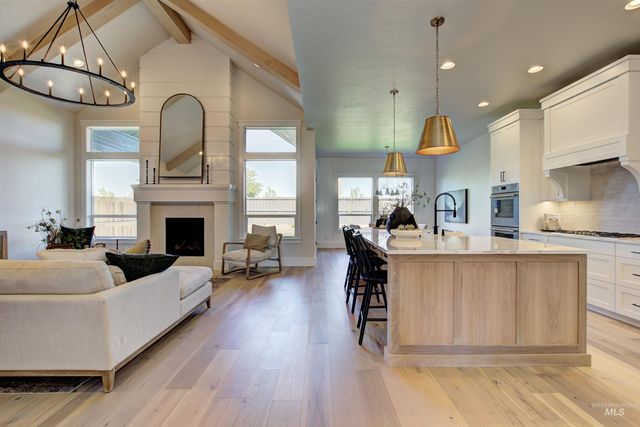 2599 E Cavern Dr, Meridian, ID 83642