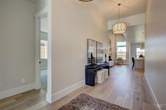 2599 E Cavern Dr, Meridian, ID 83642