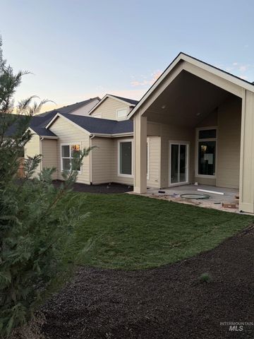 2599 E Cavern Dr, Meridian, ID 83642